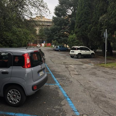 Appartamento In Centro Zona Fiera,Davanti Al Galliera Génova Exterior foto