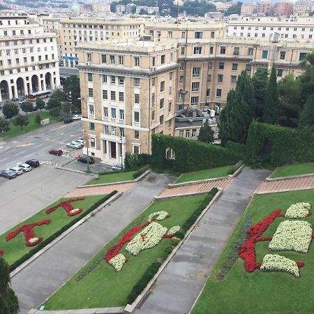 Appartamento In Centro Zona Fiera,Davanti Al Galliera Génova Exterior foto