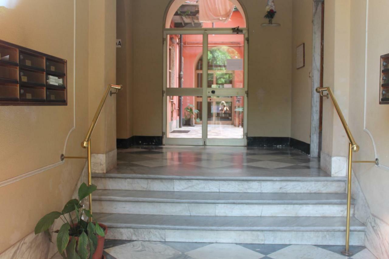 Appartamento In Centro Zona Fiera,Davanti Al Galliera Génova Exterior foto