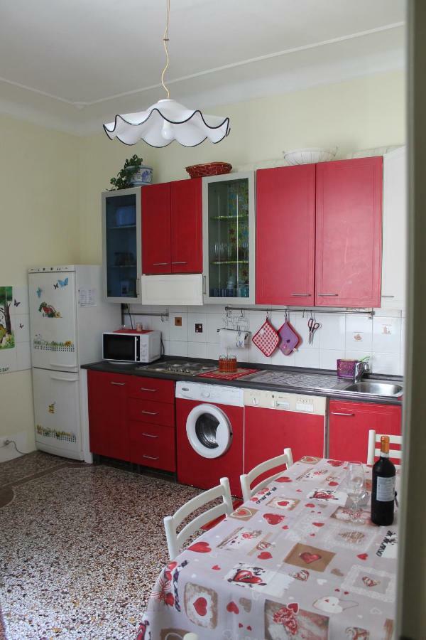Appartamento In Centro Zona Fiera,Davanti Al Galliera Génova Exterior foto