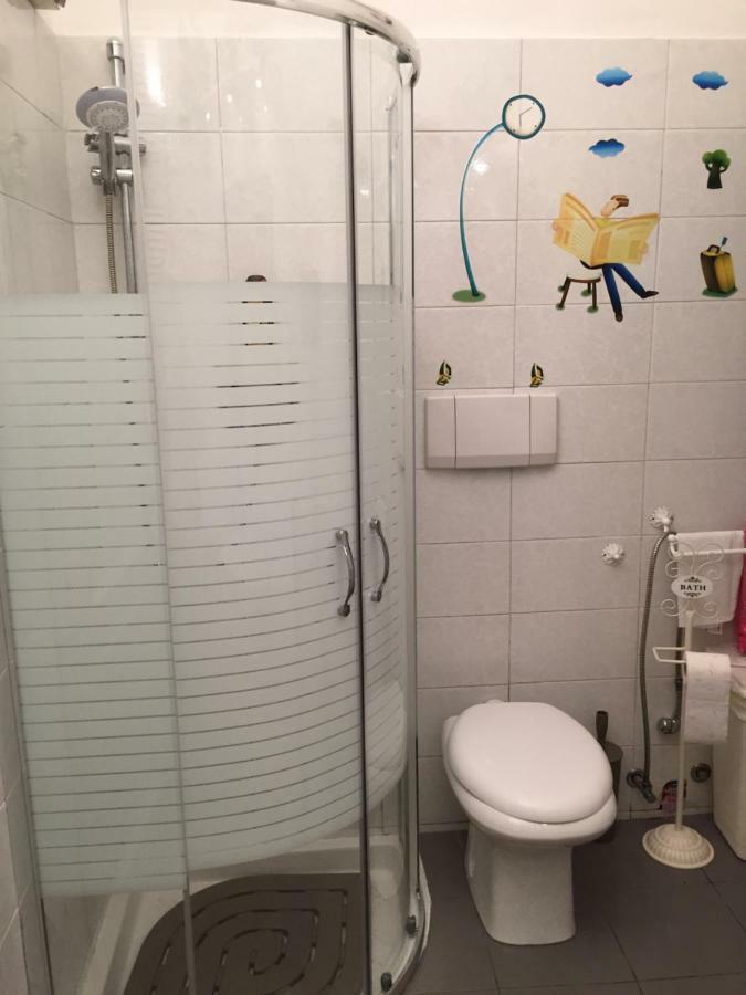 Appartamento In Centro Zona Fiera,Davanti Al Galliera Génova Exterior foto