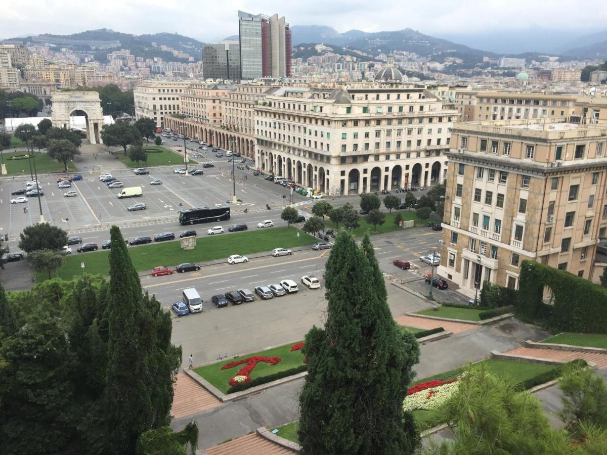 Appartamento In Centro Zona Fiera,Davanti Al Galliera Génova Exterior foto